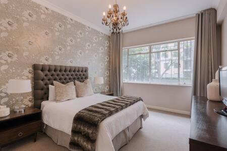 Modern Apartment In Rosebank Йоханнесбург Экстерьер фото